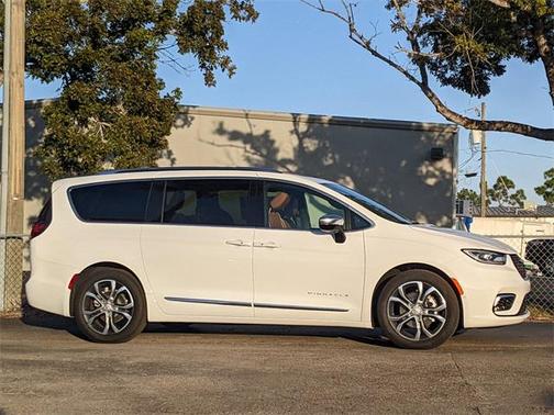 2026 Chrysler Pacifica L