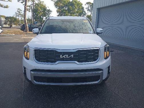 Glacial White Pearl 2024 Kia Telluride S
