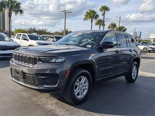 2025 Jeep Grand Cherokee Laredo