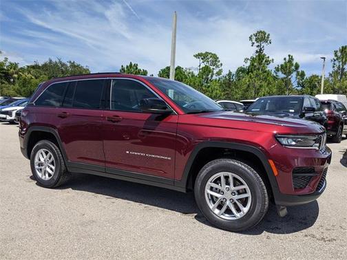 2025 Jeep Grand Cherokee Laredo