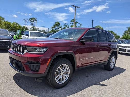 2025 Jeep Grand Cherokee Laredo