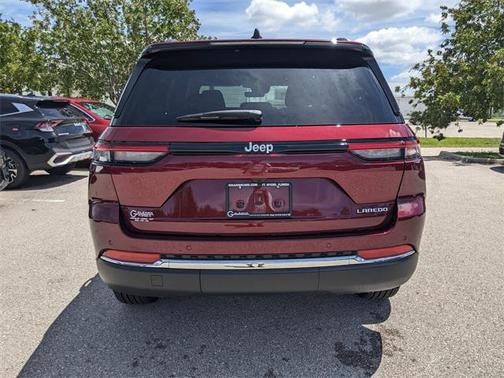 2025 Jeep Grand Cherokee Laredo