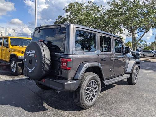 2025 Jeep Wrangler 4-Door Sahara 4x4