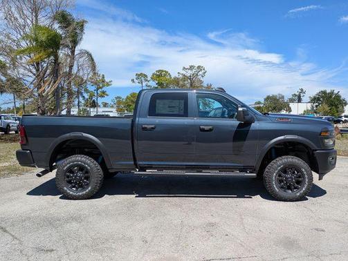 2026 RAM 2500 Tradesman Crew Cab 4x4 6'4' Box