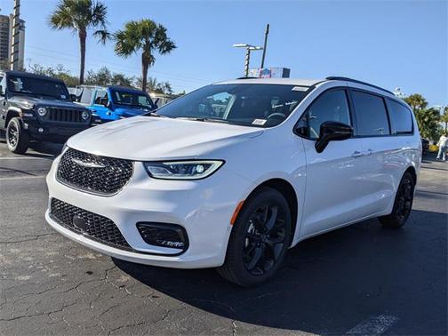 2026 Chrysler Pacifica L