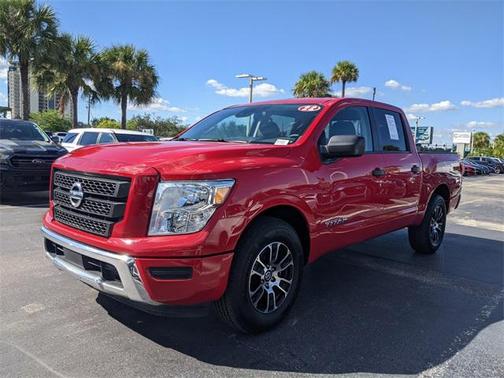 2022 Nissan Titan SV