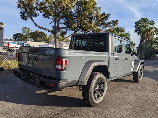 2026 Jeep Gladiator Sport