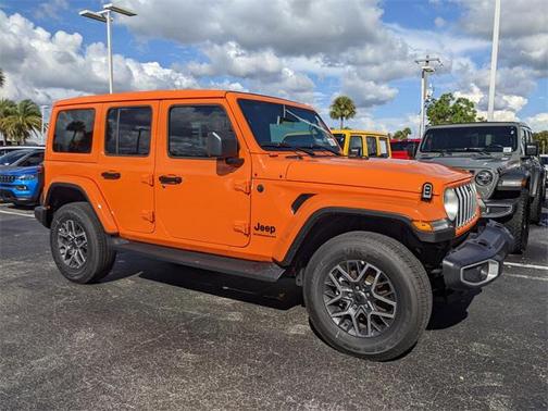 2025 Jeep Wrangler 4-Door Sahara 4x4