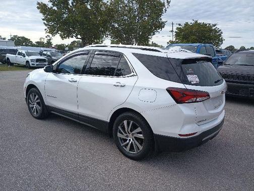 Iridescent Pearl Tricoat 2022 Chevrolet Equinox Premier w/1LZ