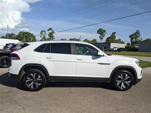 2024 Volkswagen Atlas Cross Sport 2.0T SE