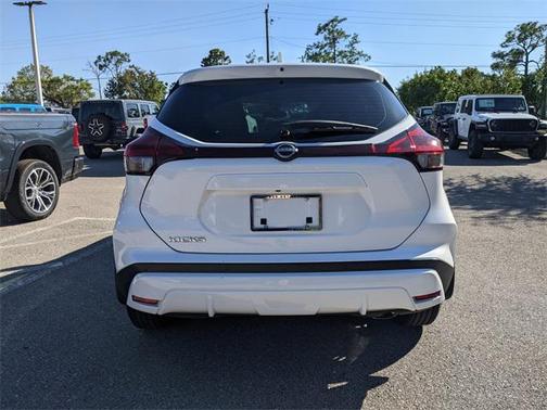 2022 Nissan Kicks S