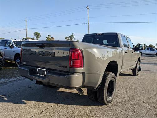 2026 RAM 3500 Big Horn Crew Cab 4x4 8' Box