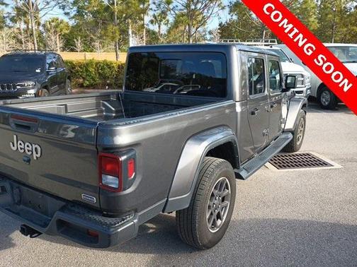 2022 Jeep Gladiator Overland