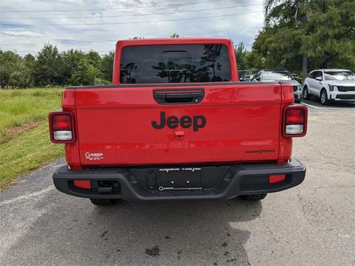 2025 Jeep Gladiator High Tide