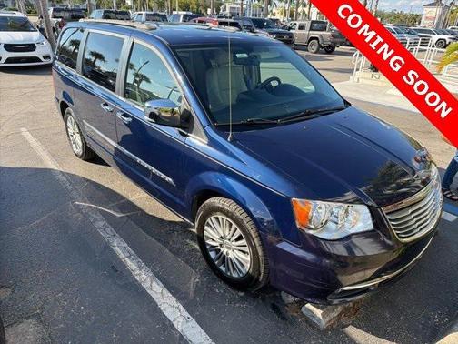 2014 Chrysler Town & Country Touring-L