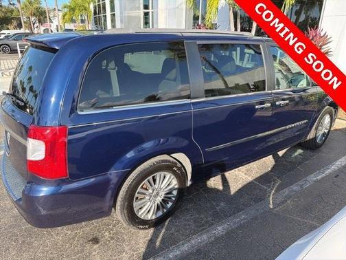 2014 Chrysler Town & Country Touring-L