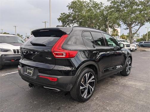 2020 Volvo XC40 T5 R-Design