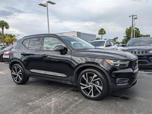 2020 Volvo XC40 T5 R-Design