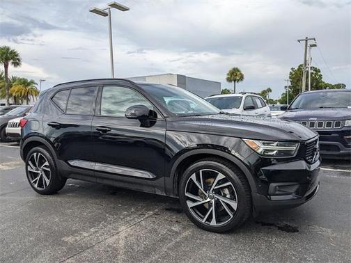 2020 Volvo XC40 T5 R-Design