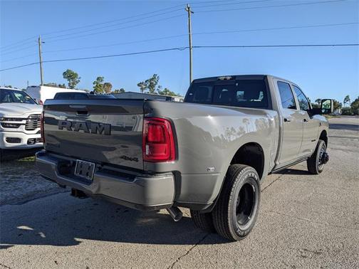 2026 RAM 3500 Laramie Crew Cab 4x4 8' Box