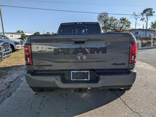 2026 RAM 3500 Laramie Crew Cab 4x4 8' Box