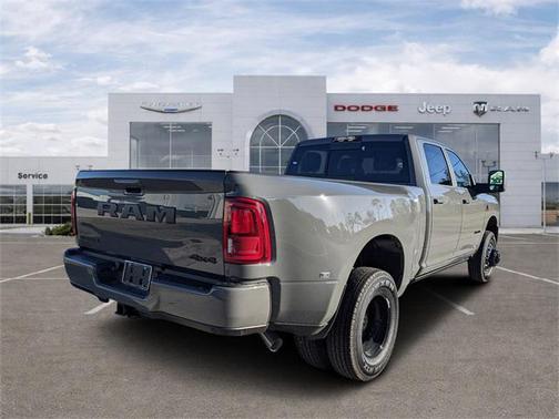 2026 RAM 3500 Laramie Crew Cab 4x4 8' Box