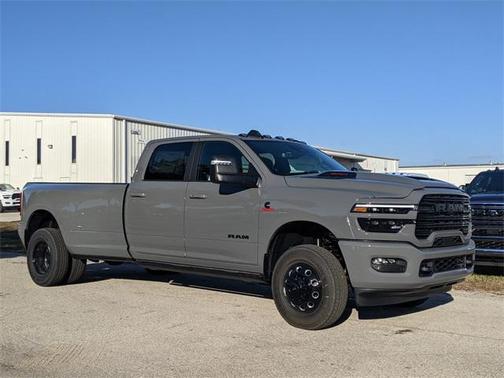 2026 RAM 3500 Laramie Crew Cab 4x4 8' Box
