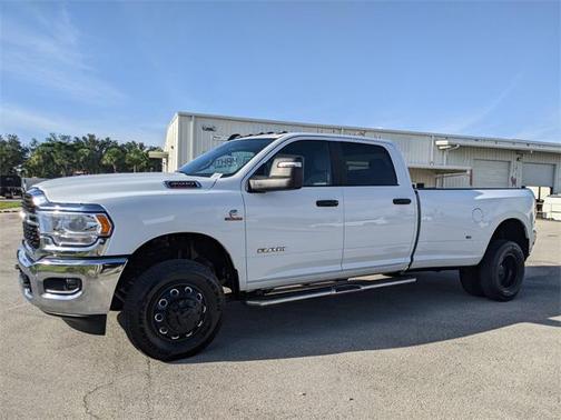 2024 RAM 3500 Big Horn Crew Cab 4x4 8' Box