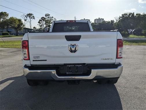 2024 RAM 3500 Big Horn Crew Cab 4x4 8' Box