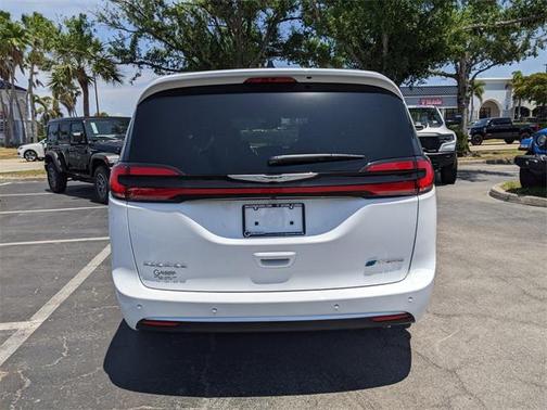 2025 Chrysler Pacifica L