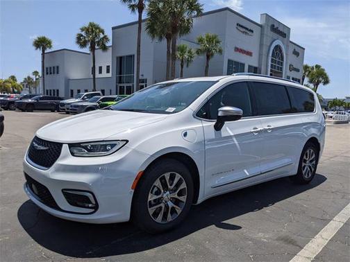 2025 Chrysler Pacifica L