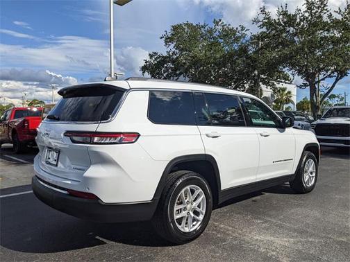 2024 Jeep Grand Cherokee L Laredo
