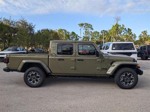 2026 Jeep Gladiator Sahara 4x4
