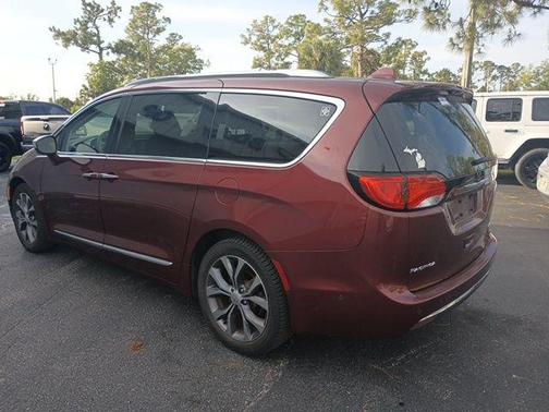 Velvet Red Pearlcoat 2018 Chrysler Pacifica Limited