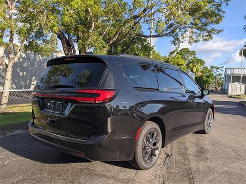 2025 Chrysler Pacifica L