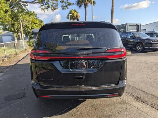 2025 Chrysler Pacifica L