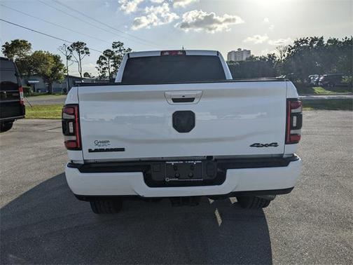 2024 RAM 3500 Laramie Crew Cab 4x4 6'4' Box