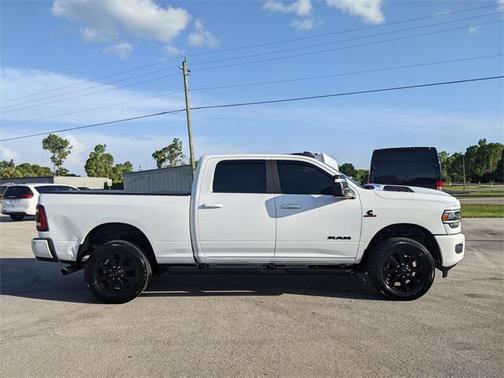 2024 RAM 3500 Laramie Crew Cab 4x4 6'4' Box
