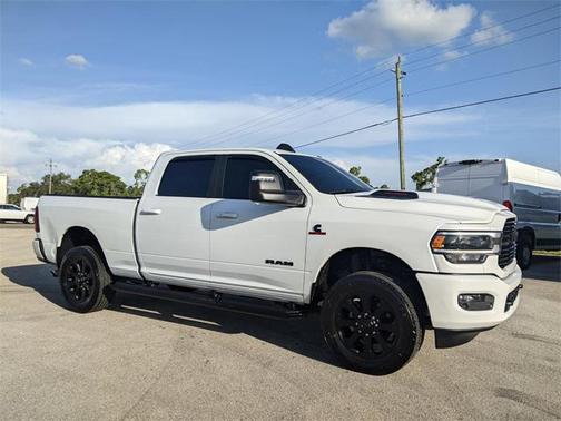 2024 RAM 3500 Laramie Crew Cab 4x4 6'4' Box
