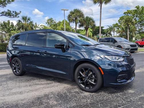 2025 Chrysler Pacifica Limited