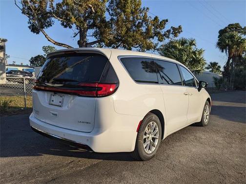 2026 Chrysler Pacifica Limited