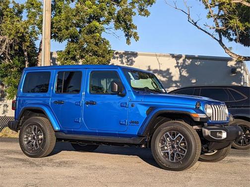 2026 Jeep Wrangler 4-Door Sahara 4x4