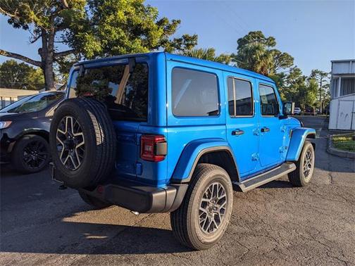2026 Jeep Wrangler 4-Door Sahara 4x4