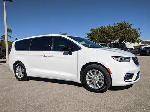 2026 Chrysler Pacifica L