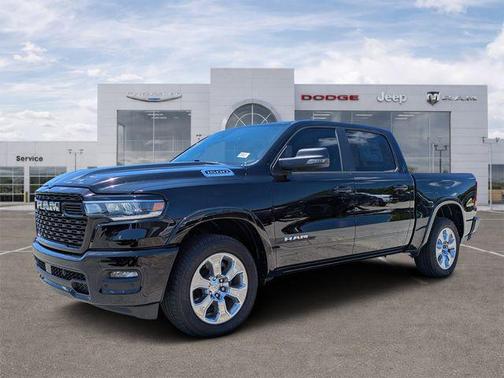 Diamond Black Crystal Pearlcoat 2026 RAM 1500 Big Horn/Lone Star