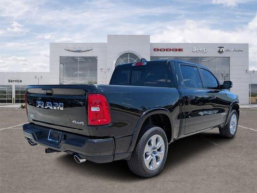 Diamond Black Crystal Pearlcoat 2026 RAM 1500 Big Horn/Lone Star