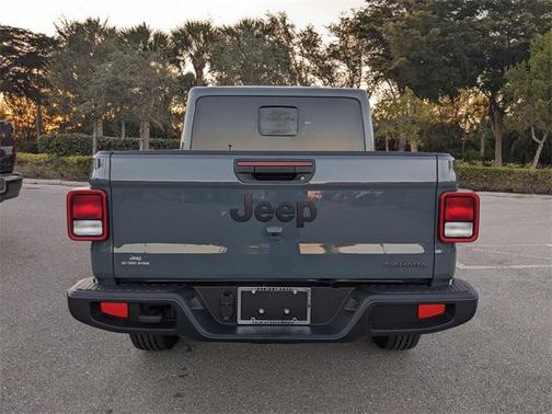 2026 Jeep Gladiator Sahara 4x4