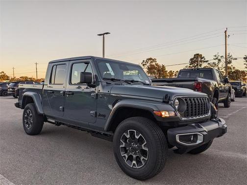 2026 Jeep Gladiator Sahara 4x4