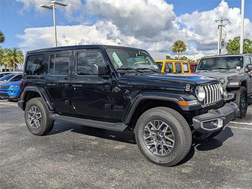 2025 Jeep Wrangler 4-Door Sahara 4x4
