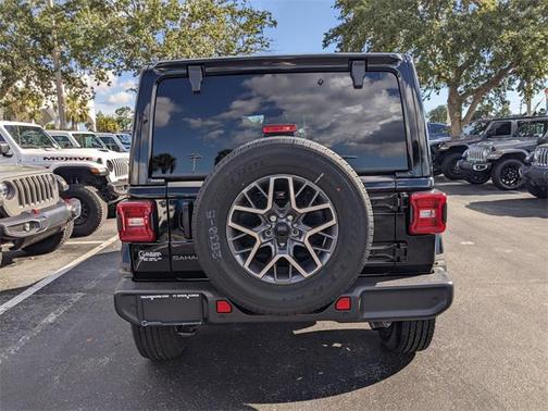 2025 Jeep Wrangler 4-Door Sahara 4x4